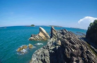 The mysterious beauty of black rocks in Quang Nam